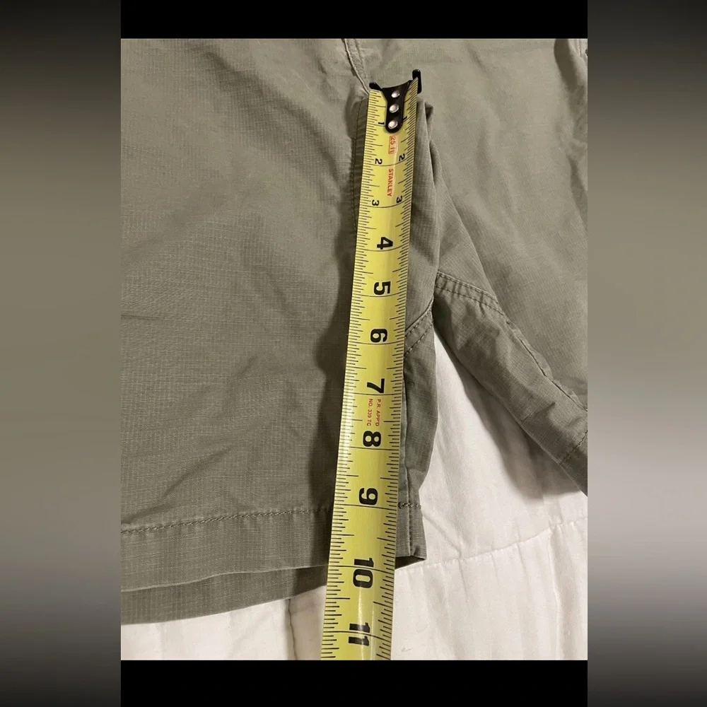 LL Bean Cargo Shorts Mens 44W Army Green Natural Fit 10